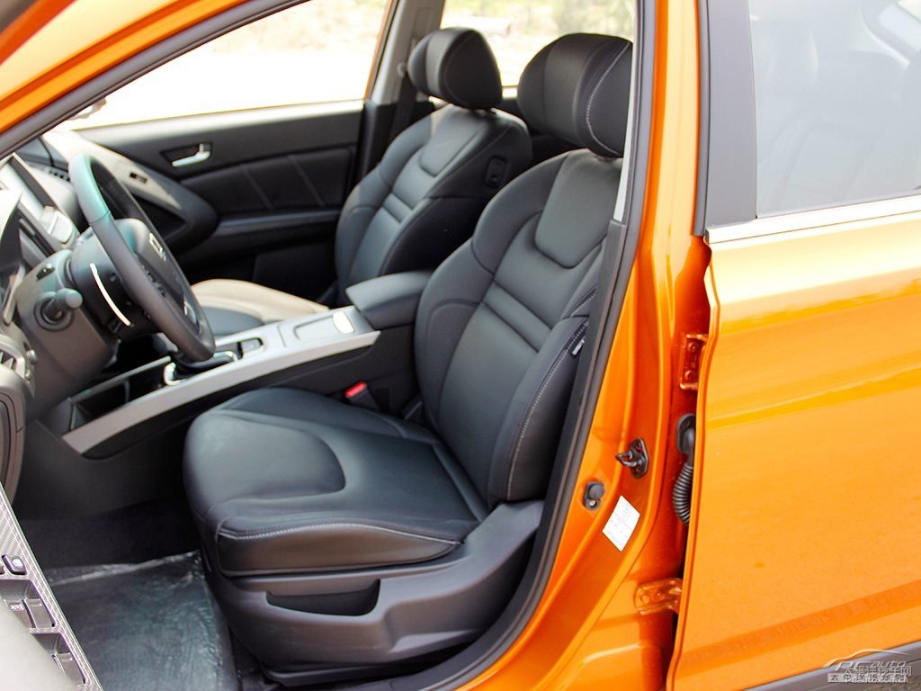 {ǽ݃(yu)6 SUV΃(ni)DƬ