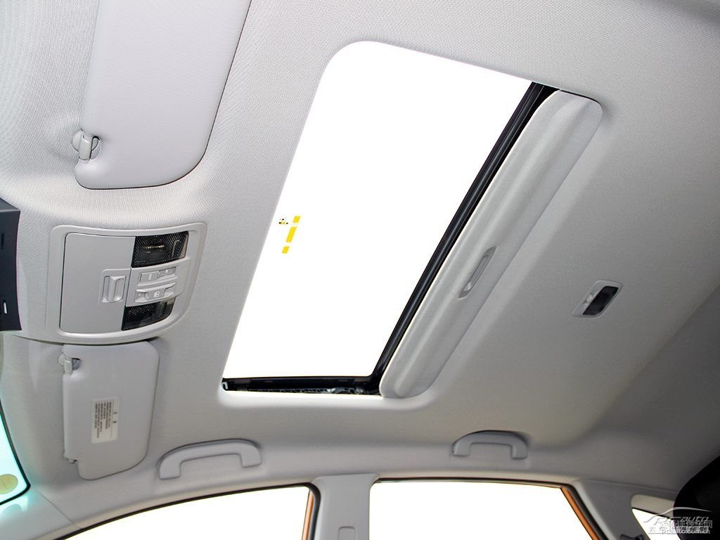 {ǽ݃(yu)6 SUV܇(ni)DƬ