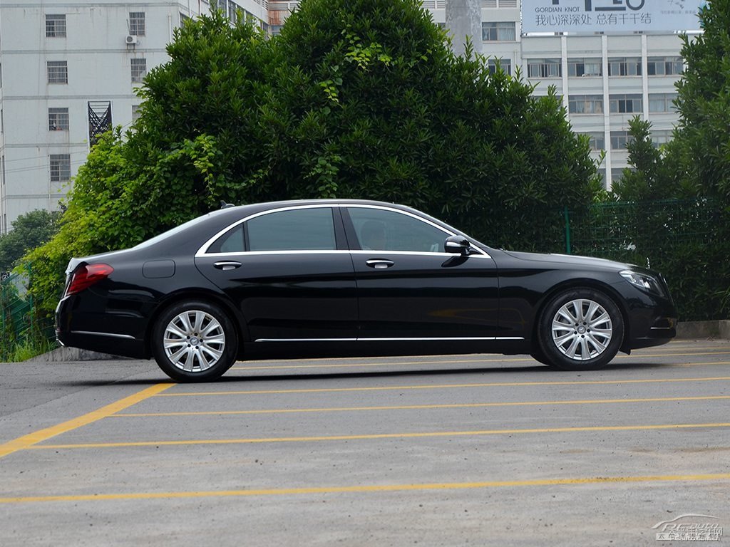 曜巖黑奔馳S級(jí)整車(chē)外觀外觀圖片