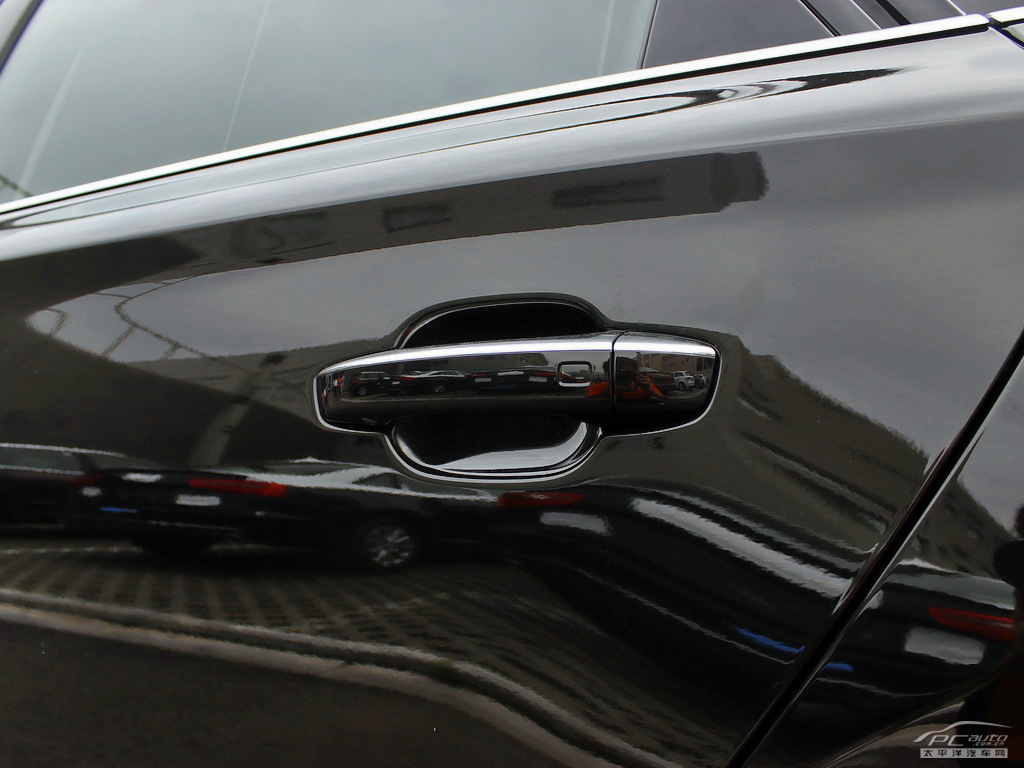 奧迪S8外觀高清大圖