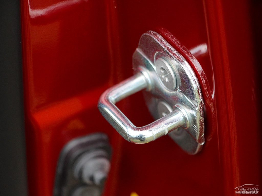 寶石紅逸動(dòng)車廂內(nèi)飾圖片
