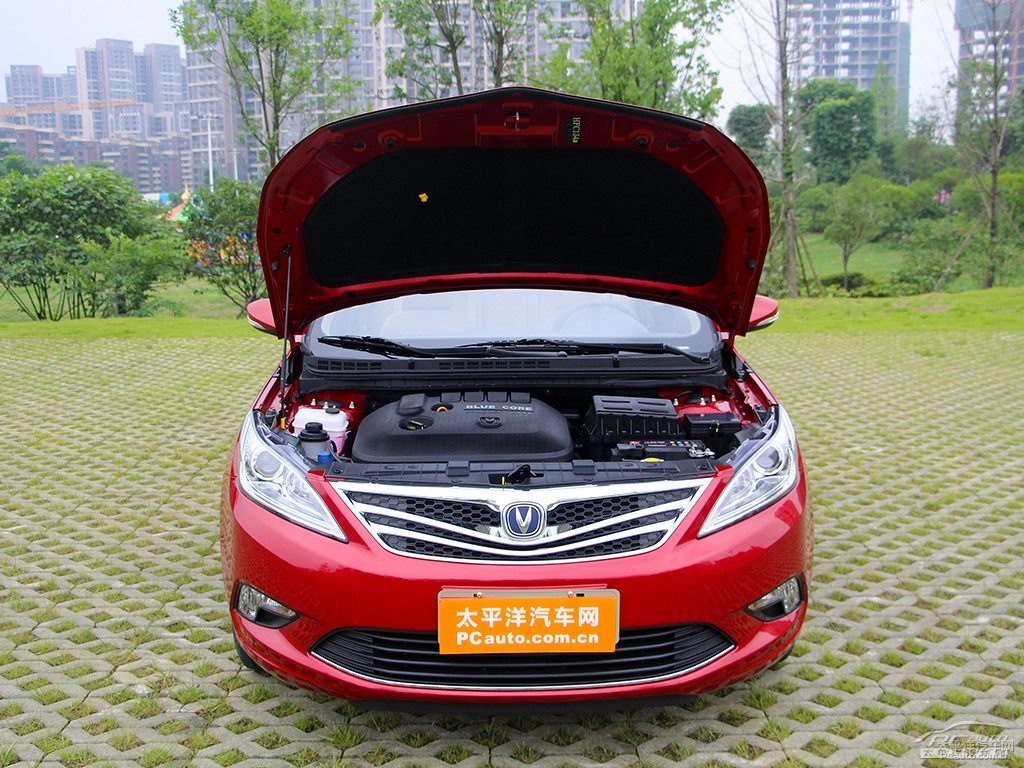 寶石紅逸動(dòng)發(fā)動(dòng)機(jī)其它細(xì)節(jié)圖片