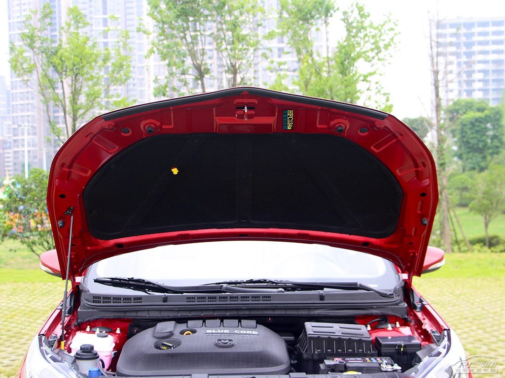 逸動(dòng)經(jīng)典細(xì)節(jié)高清大圖