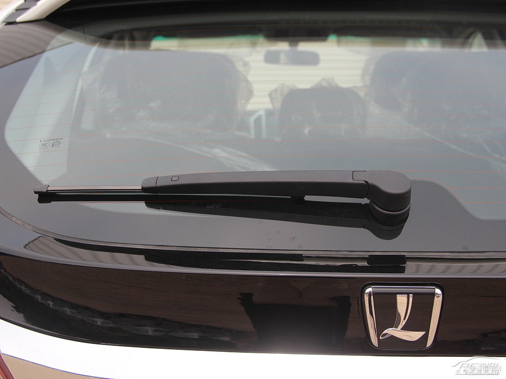 ɰ׼{ǽ݃(yu)6 SUV܇β^DƬ
