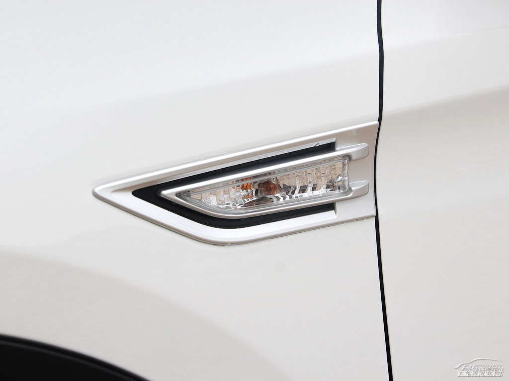 ɰ׼{ǽ݃(yu)6 SUV܇^DƬ