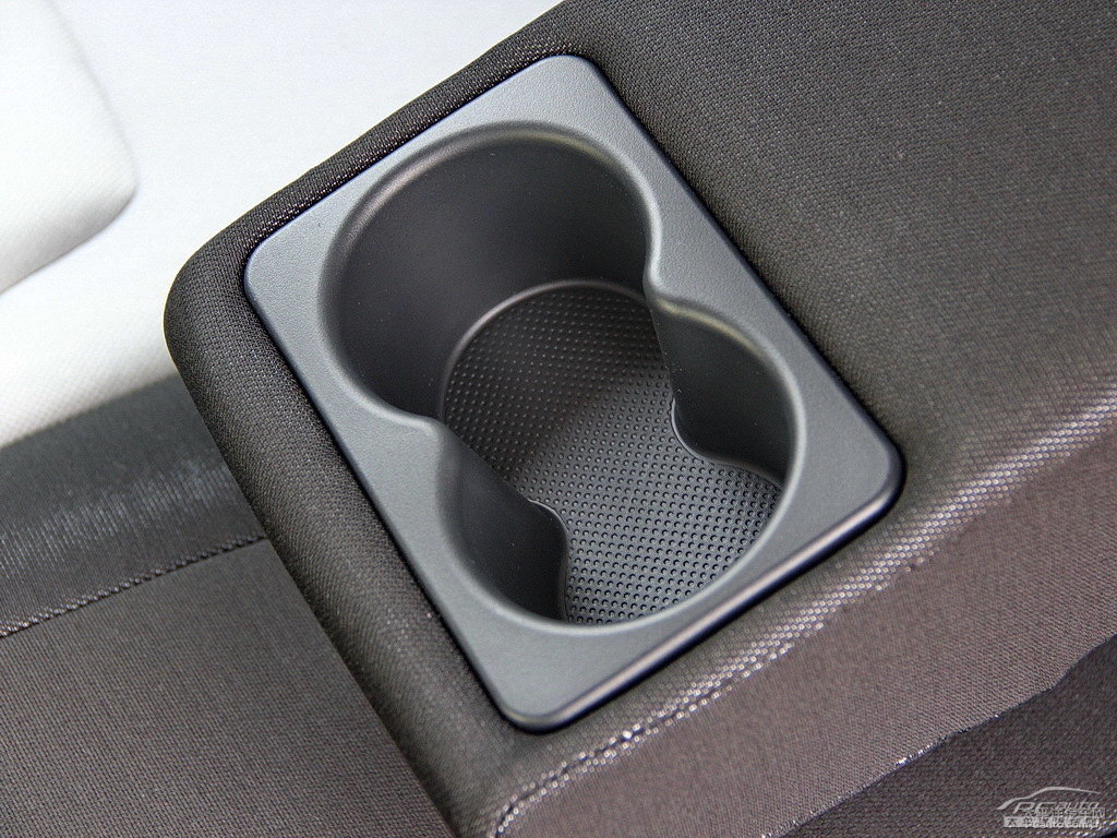 ɰ׼{ǽ݃(yu)6 SUV(ch)ggDƬ