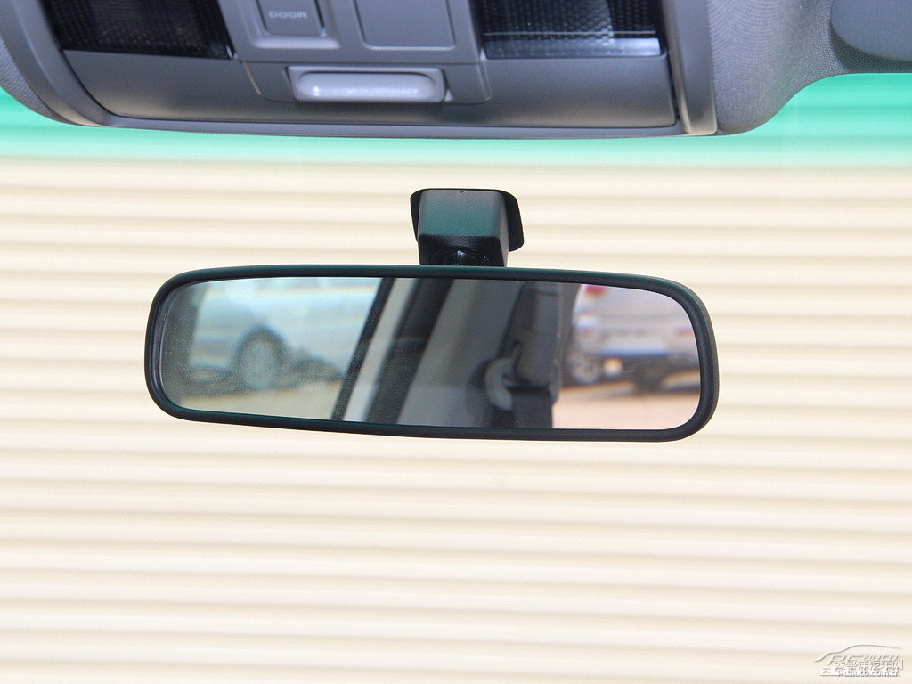 ɰ׼{ǽ݃(yu)6 SUV܇(ni)DƬ