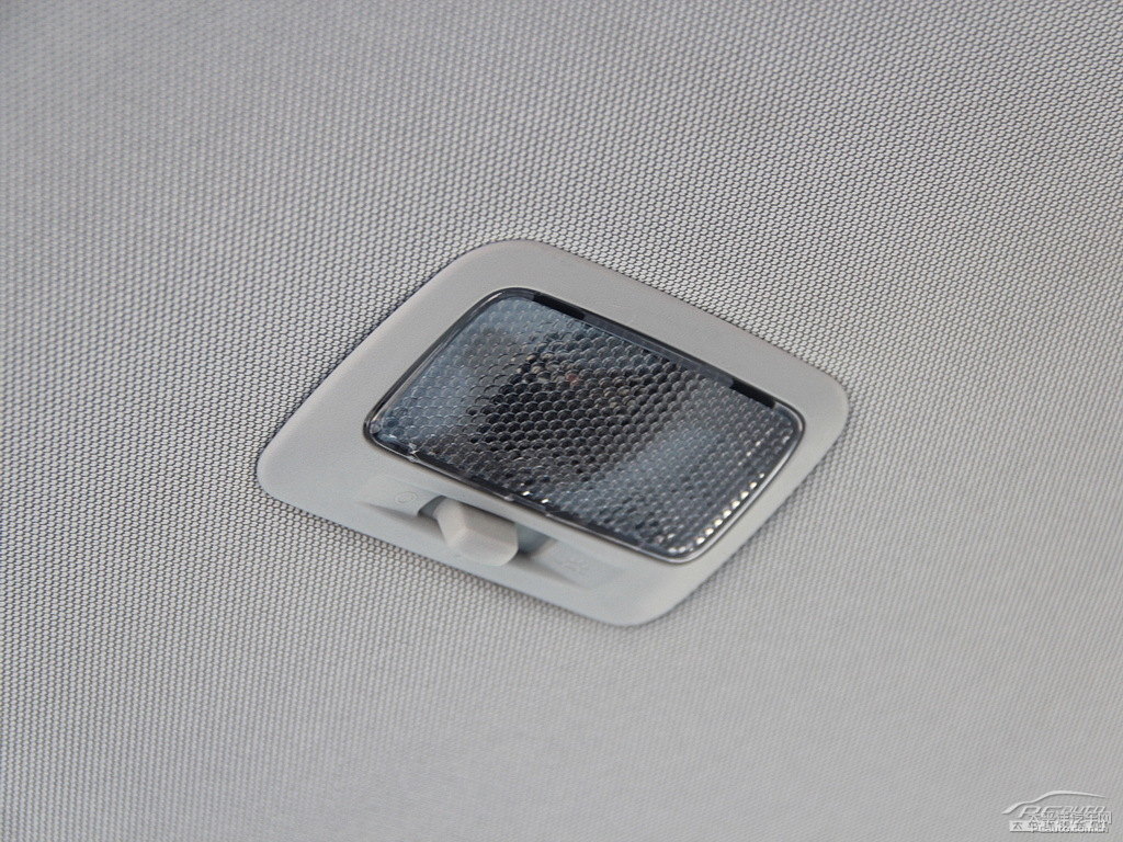 ɰ׼{ǽ݃(yu)6 SUV܇(ni)DƬ