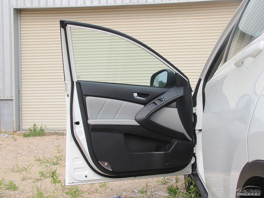 ɰ׼{ǽ݃(yu)6 SUV܇(ni)DƬ