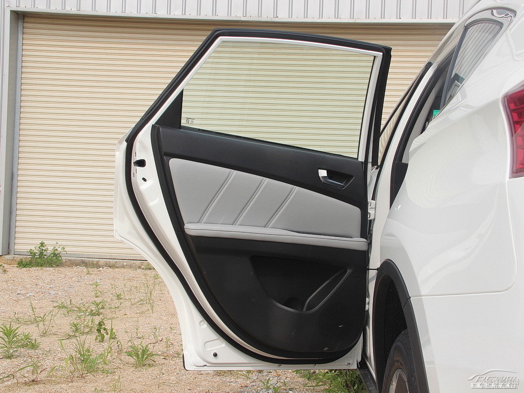 ɰ׼{ǽ݃(yu)6 SUV܇DƬ