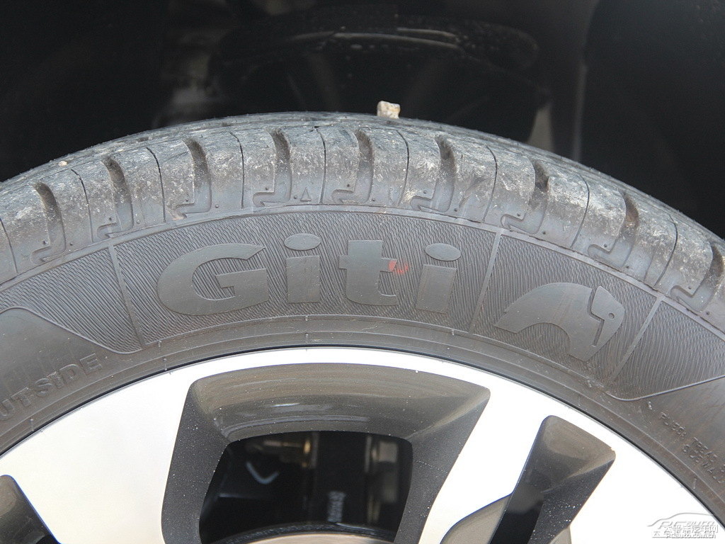 ɰ׼{ǽ݃(yu)6 SUV(x)(ji)(x)(ji)DƬ