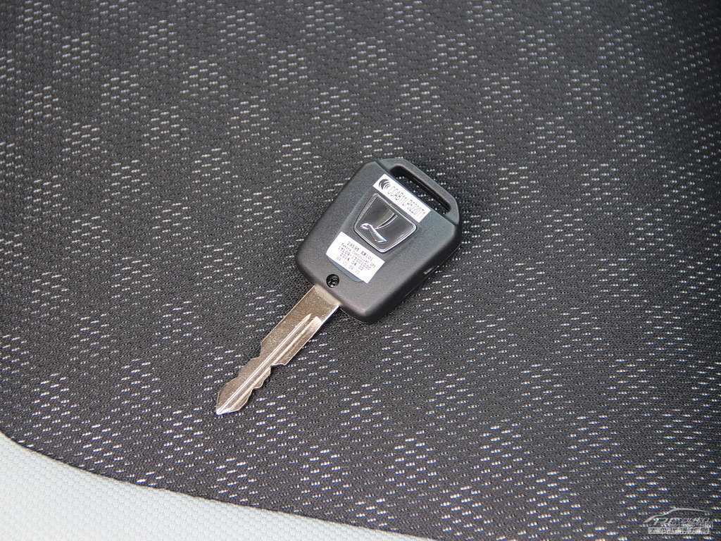 ɰ׼{ǽ݃(yu)6 SUV(x)(ji)(x)(ji)DƬ