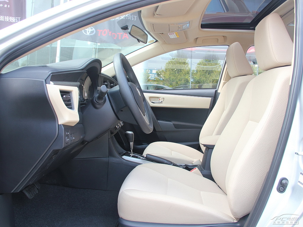 雷凌空間高清大圖