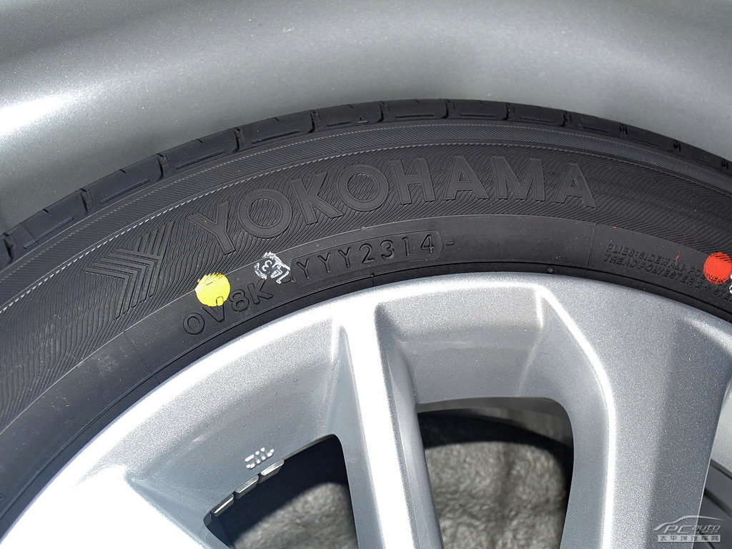 卡羅拉細(xì)節(jié)高清大圖