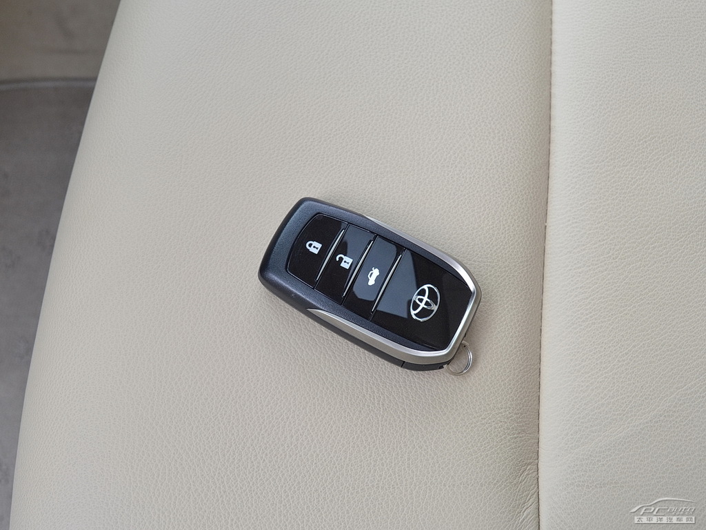 卡羅拉細(xì)節(jié)高清大圖