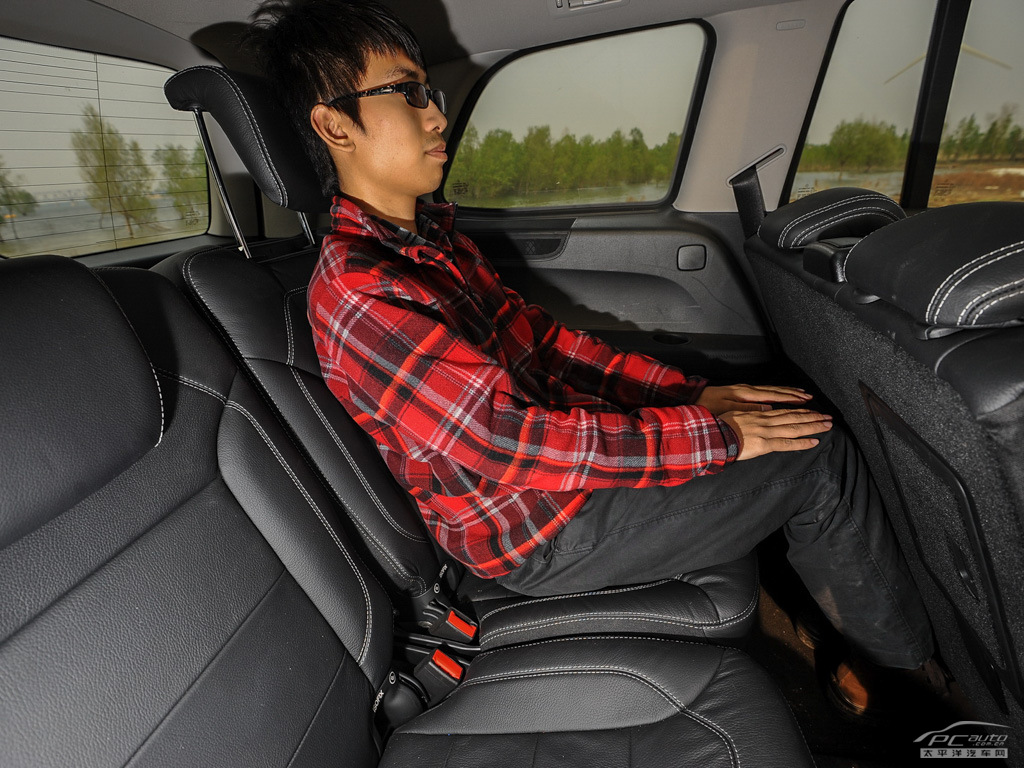 奔馳GL空間高清大圖