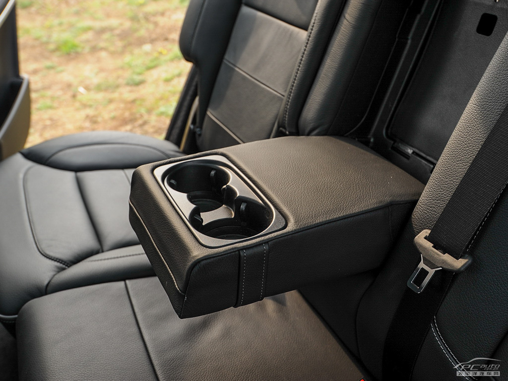 奔馳GL空間高清大圖