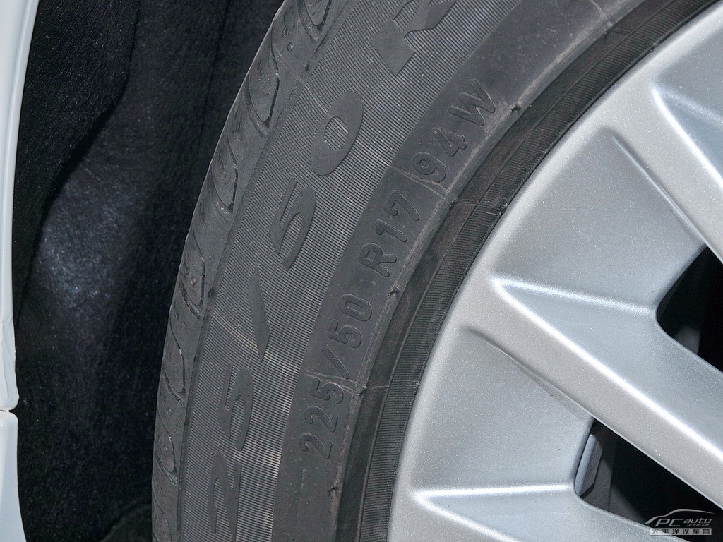 奔馳C級細(xì)節(jié)高清大圖