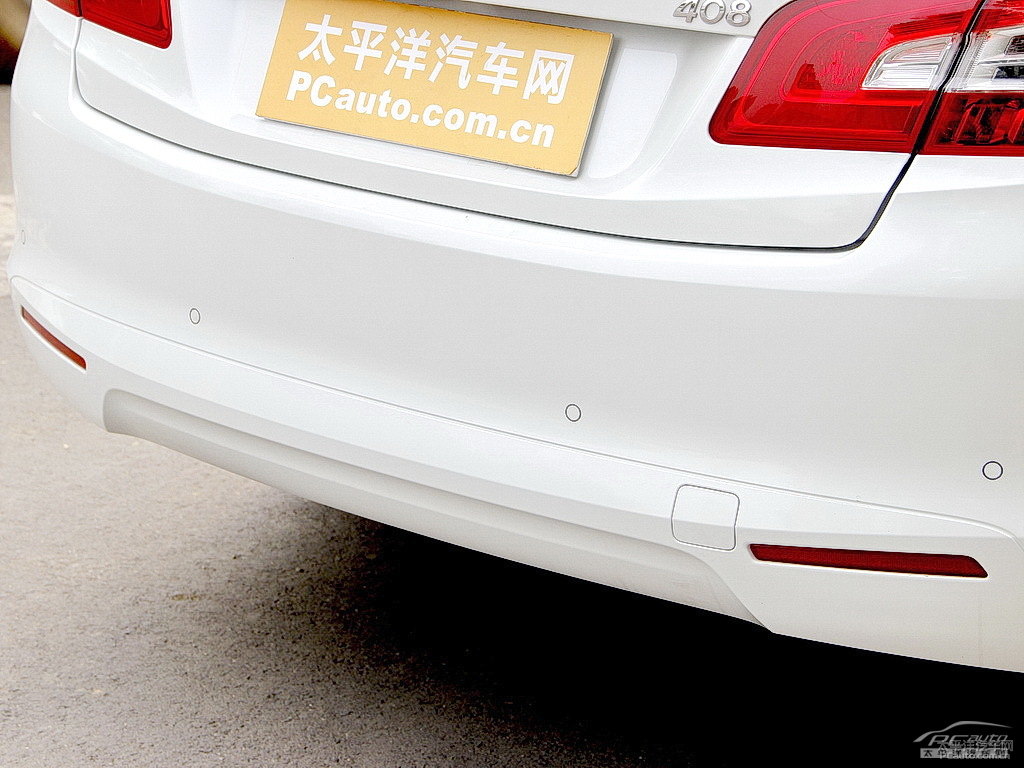 珠光白標(biāo)致408車尾外觀圖片