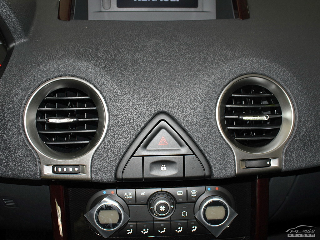 科雷傲(進口)內(nèi)飾高清大圖