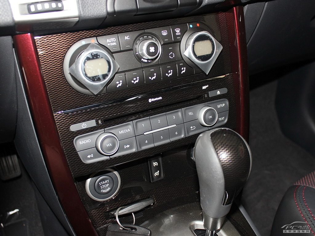 科雷傲(進(jìn)口)內(nèi)飾高清大圖