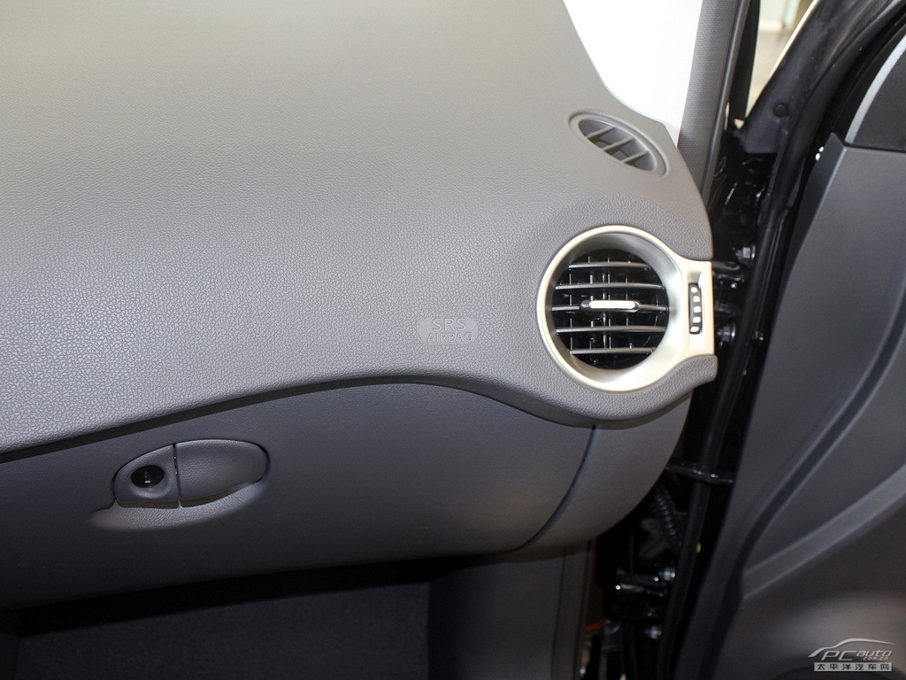 科雷傲(進口)內(nèi)飾高清大圖