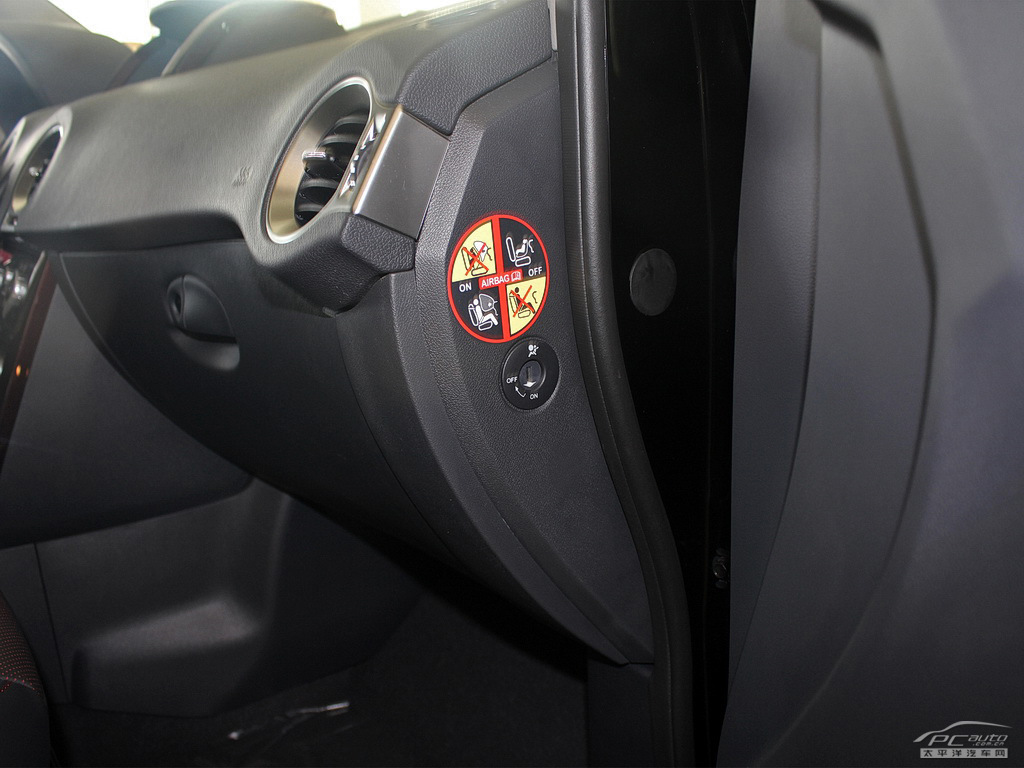 科雷傲(進口)內飾高清大圖