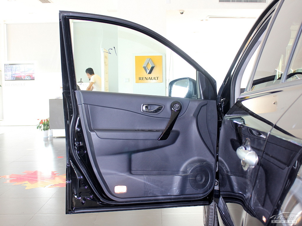 科雷傲(進(jìn)口)內(nèi)飾高清大圖