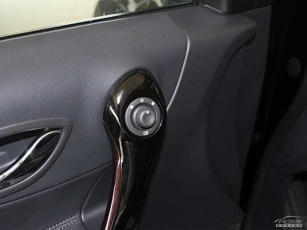 科雷傲(進口)內(nèi)飾高清大圖