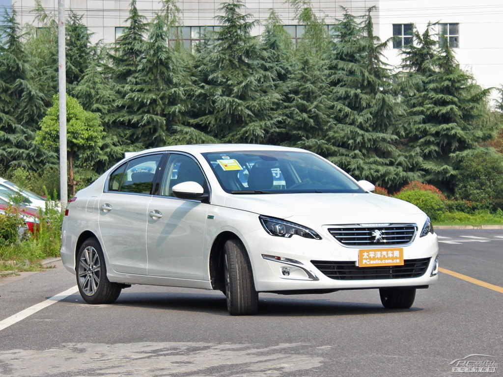 珠光白標(biāo)致408整車(chē)外觀(guān)外觀(guān)圖片