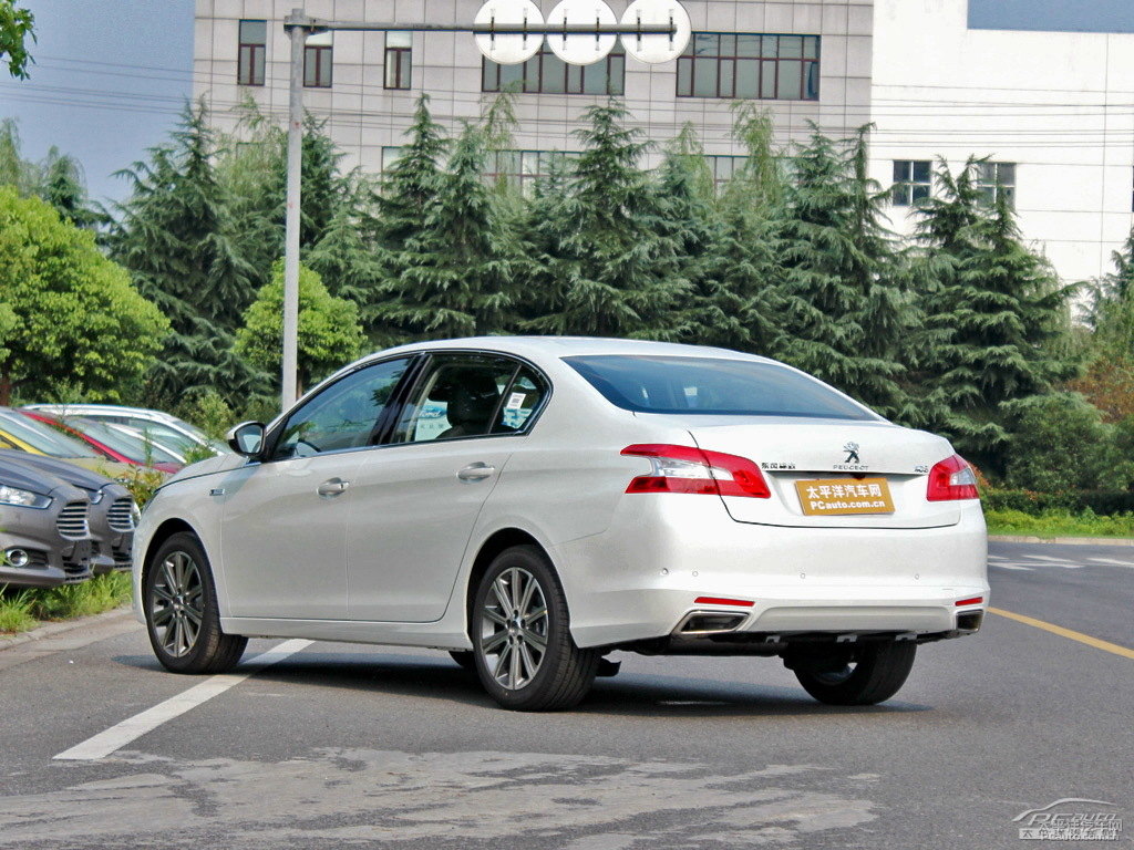珠光白標致408整車外觀外觀圖片