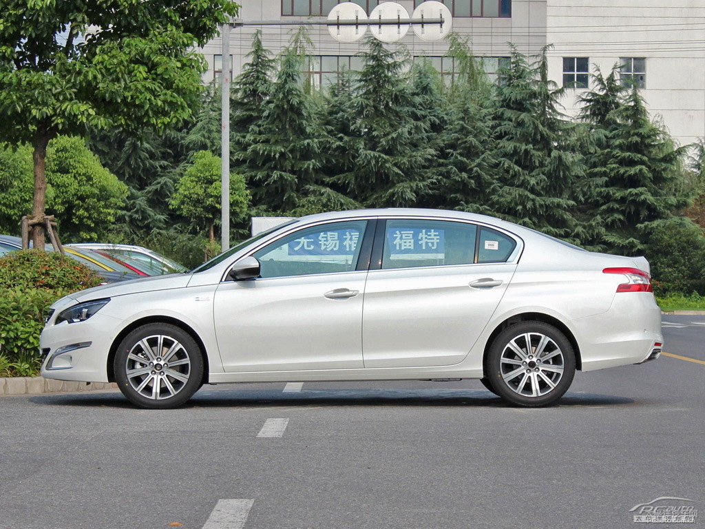 珠光白標(biāo)致408整車外觀外觀圖片