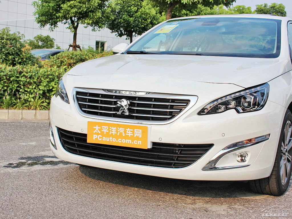 珠光白標(biāo)致408車頭外觀圖片