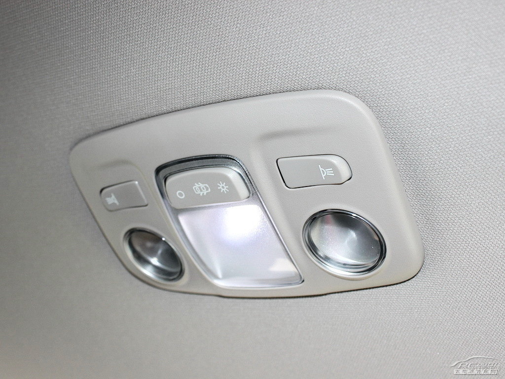 珠光白標(biāo)致408車廂內(nèi)飾圖片
