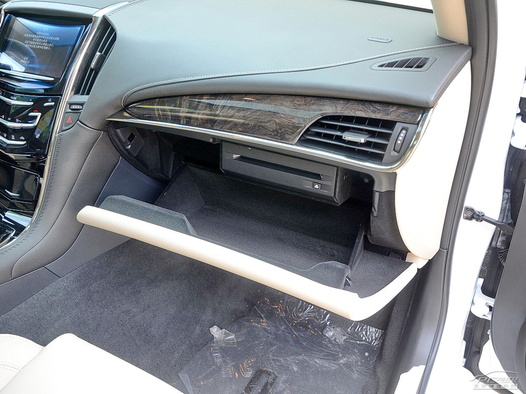 凱迪拉克ATS-L空間高清大圖