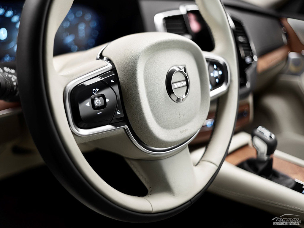 冰雪白沃爾沃XC90新能源中控內(nèi)飾圖片