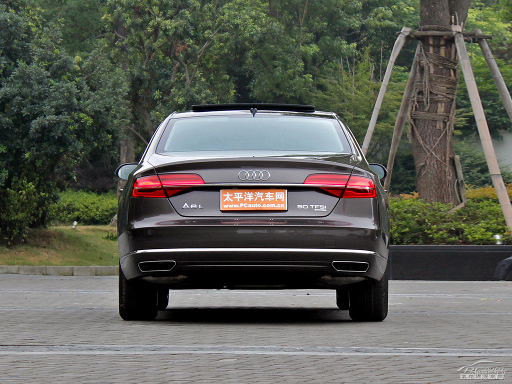 斑羚米色奧迪A8L整車外觀外觀圖片