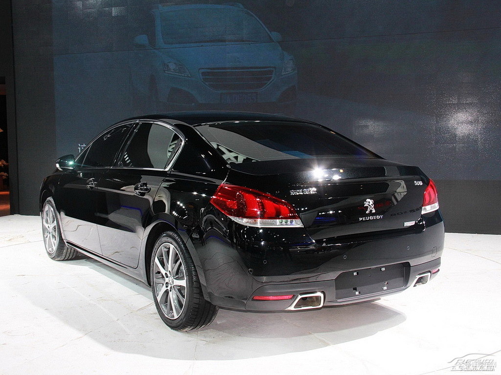 碳晶黑標(biāo)致508整車(chē)外觀外觀圖片