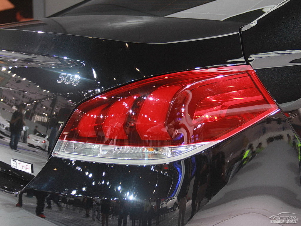 碳晶黑標(biāo)致508車尾外觀圖片
