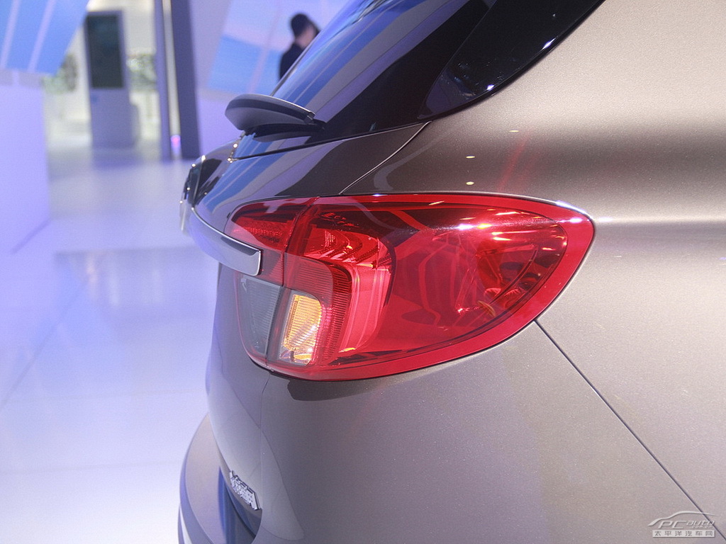 昂科威外觀高清大圖