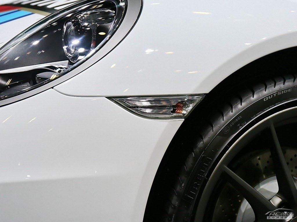 白色保時(shí)捷911車頭外觀圖片