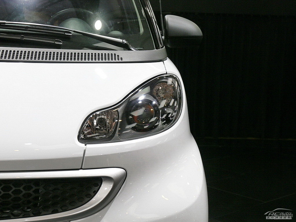ɫsmart fortwo܇^^DƬ