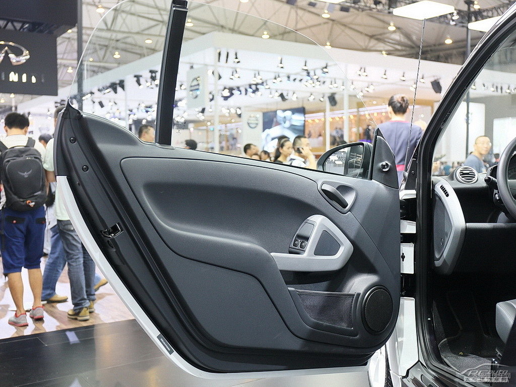 ɫsmart fortwo܇(ch)(ni)DƬ