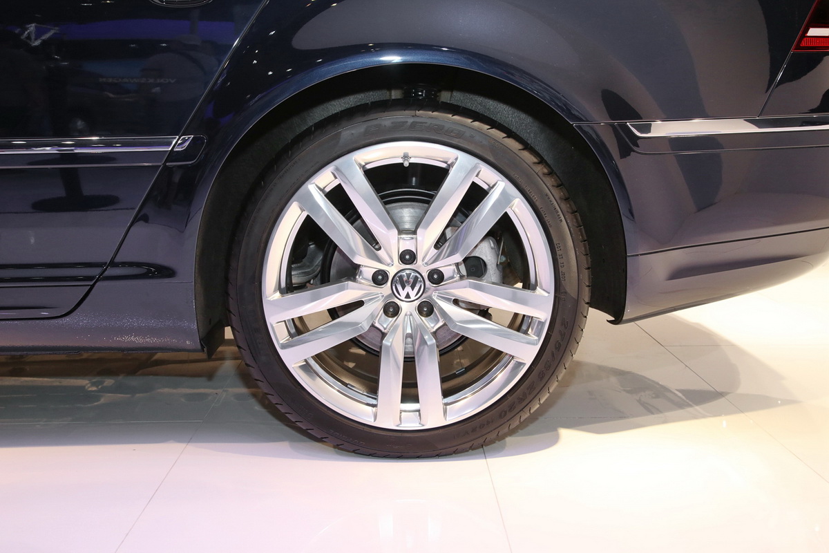 輝騰車展高清大圖