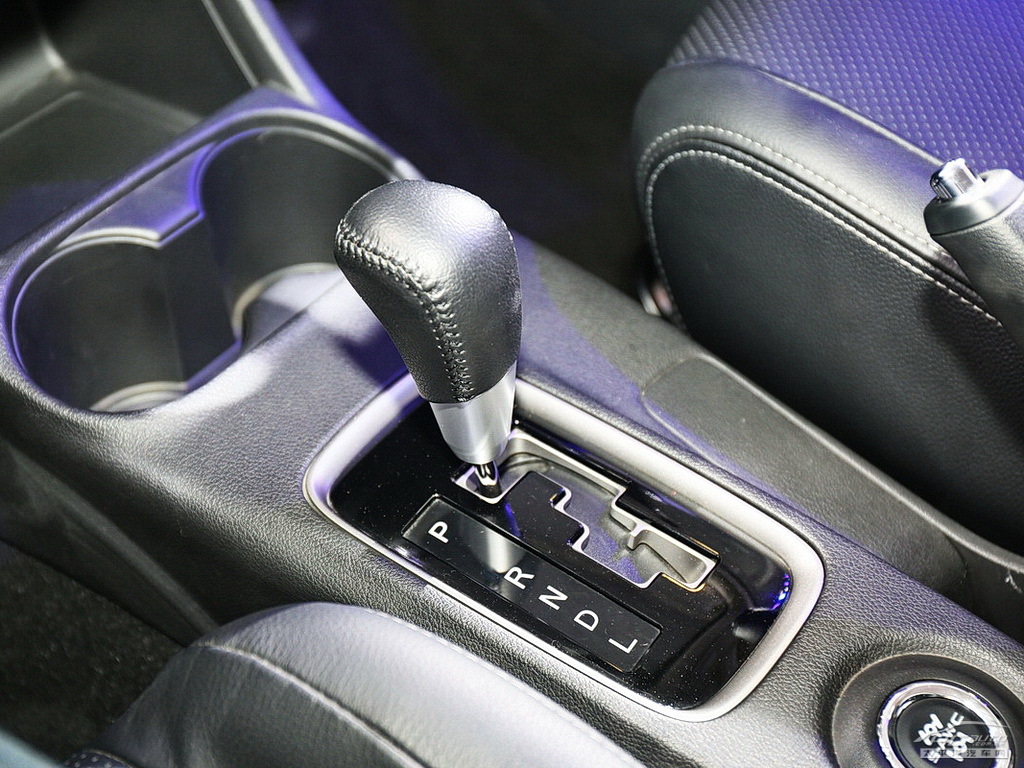 歐藍德(進口)內(nèi)飾高清大圖