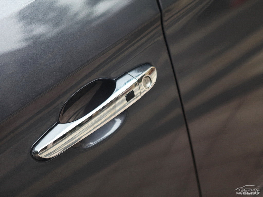 深海藍(lán)北京現(xiàn)代ix25車(chē)身外觀圖片