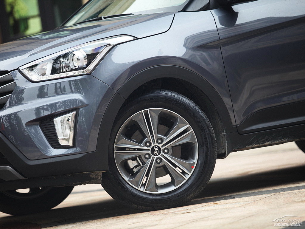 深海藍(lán)北京現(xiàn)代ix25車(chē)身外觀圖片