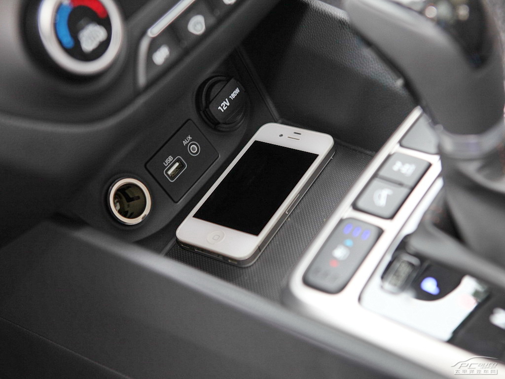 北京現(xiàn)代ix25空間高清大圖