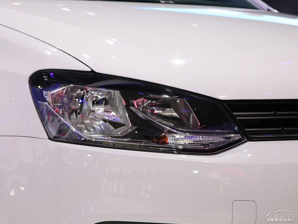 極地白大眾Polo車頭外觀圖片