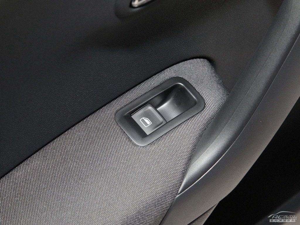 極地白大眾Polo車廂內(nèi)飾圖片